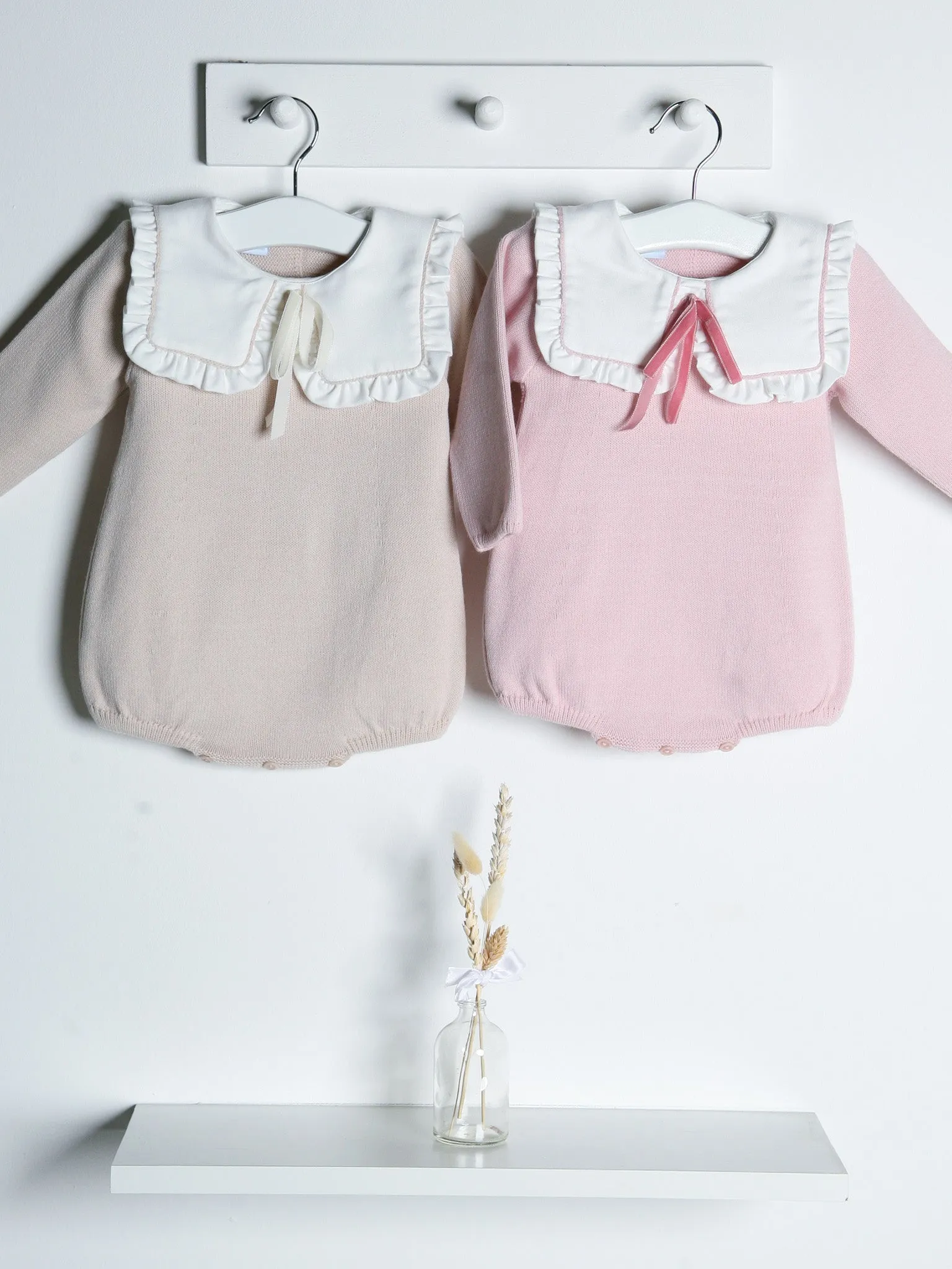 Baby Mabel beige knitted romper with bib collar
