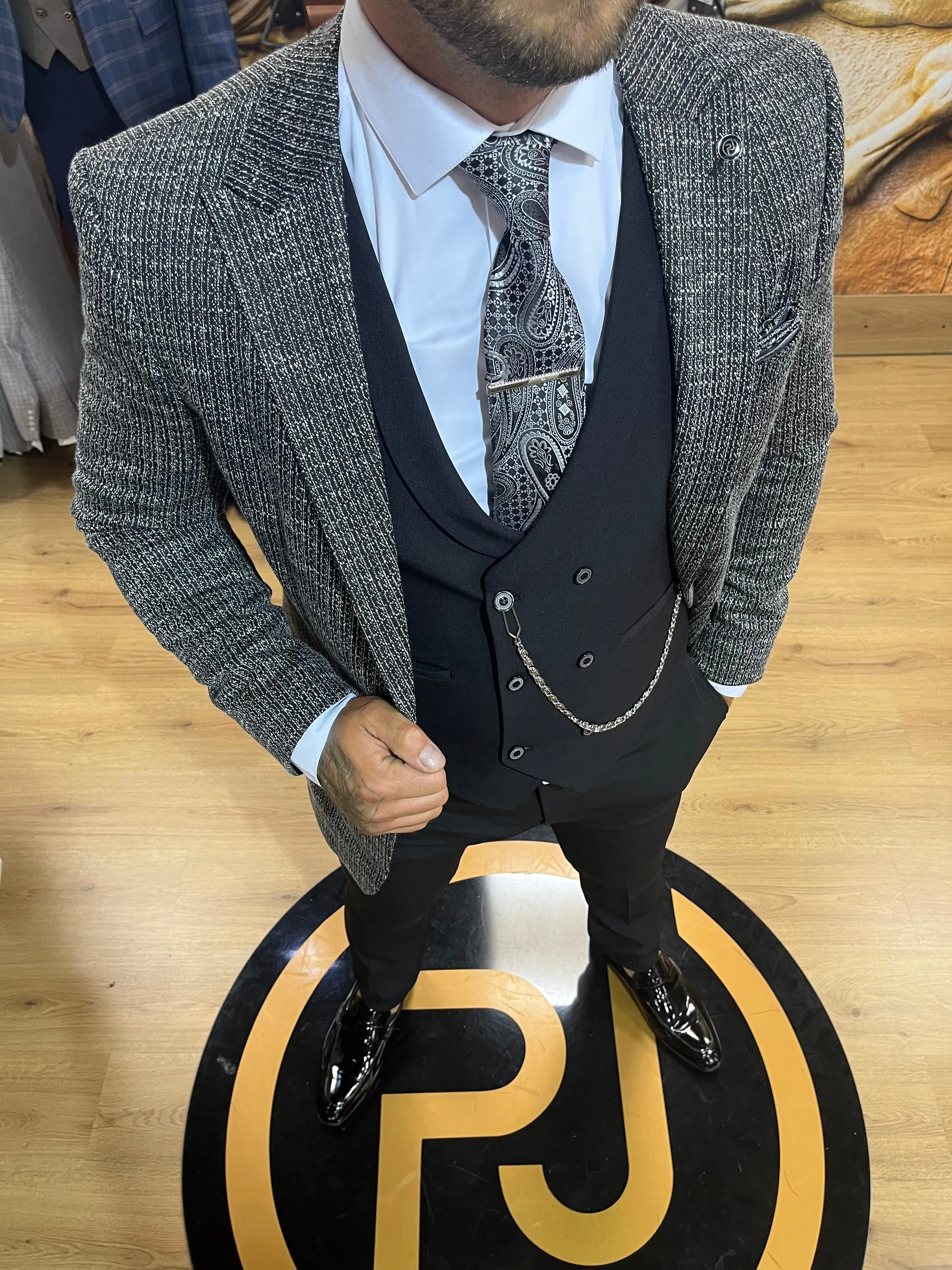 Berrugi - Black/White 3 Piece Suit