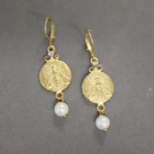 ER42P   Circle Coin Bee Earring with Shell Pearl Drop