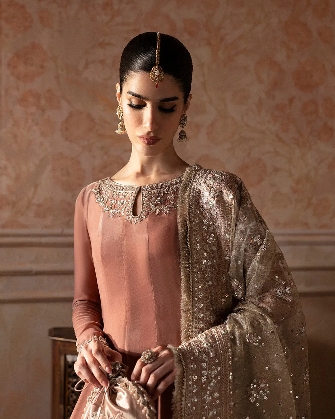 Faiza Saqlain | ISMENE | AVERNA