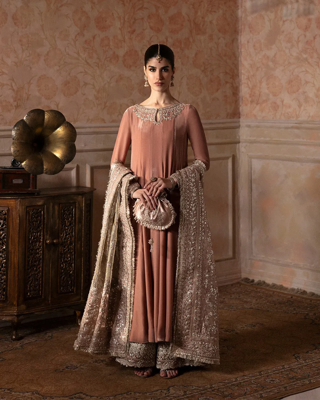Faiza Saqlain | ISMENE | AVERNA