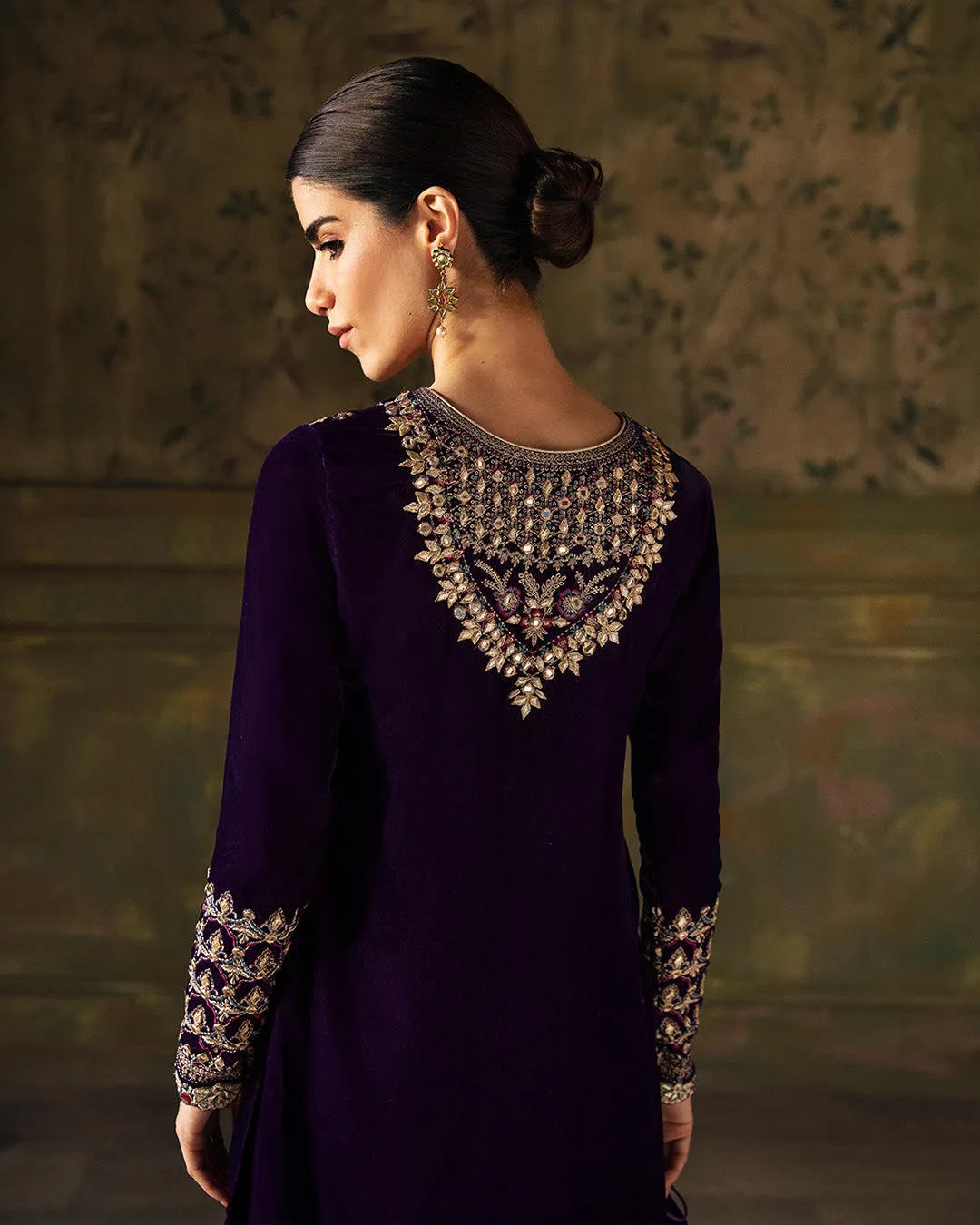 Faiza Saqlain | Manaar - Velvet Collection '23 | ELAYHA