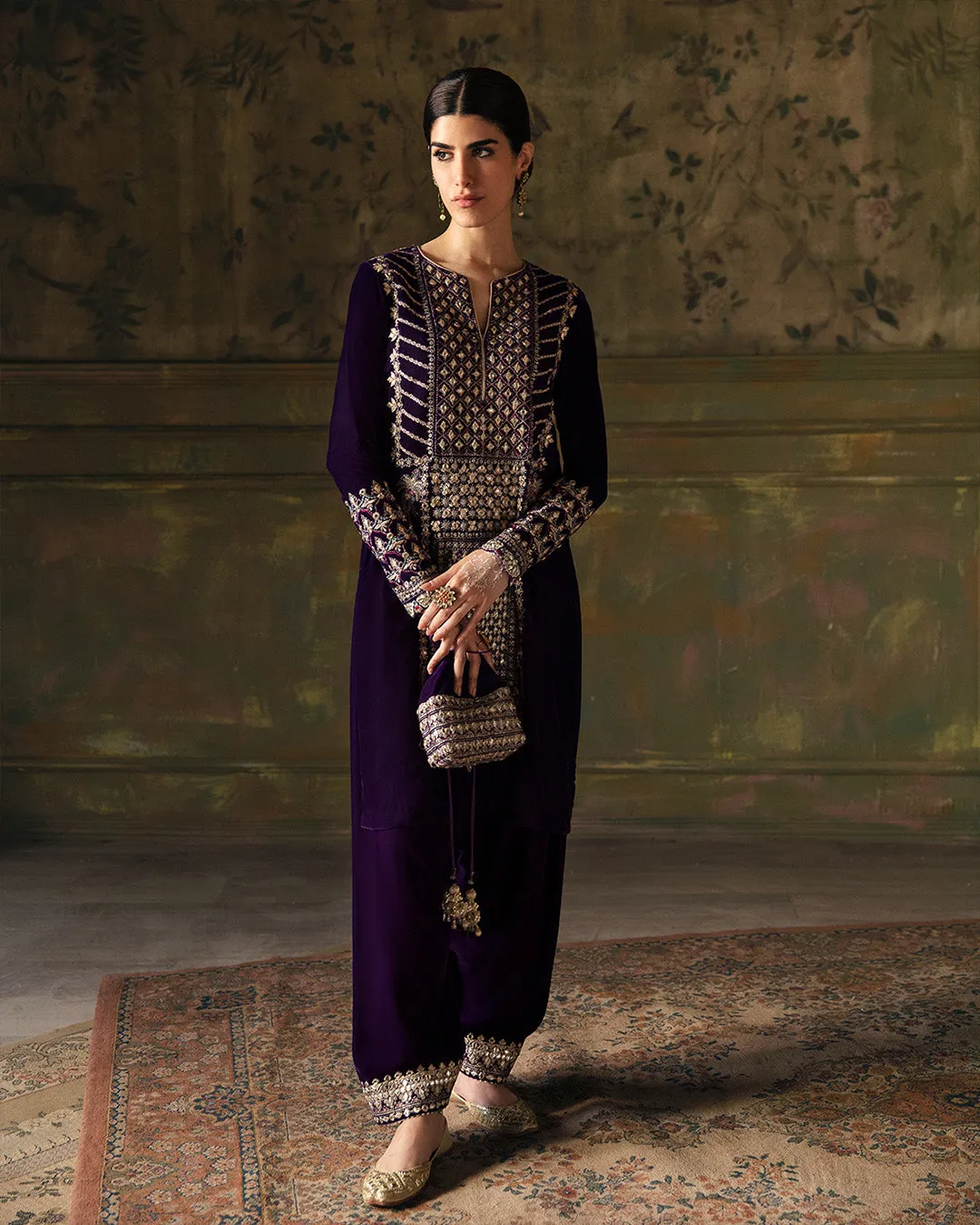 Faiza Saqlain | Manaar - Velvet Collection '23 | ELAYHA