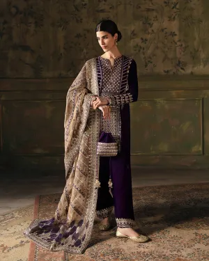 Faiza Saqlain | Manaar - Velvet Collection '23 | ELAYHA