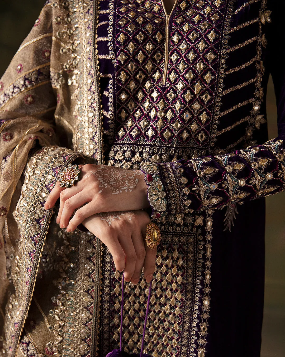 Faiza Saqlain | Manaar - Velvet Collection '23 | ELAYHA