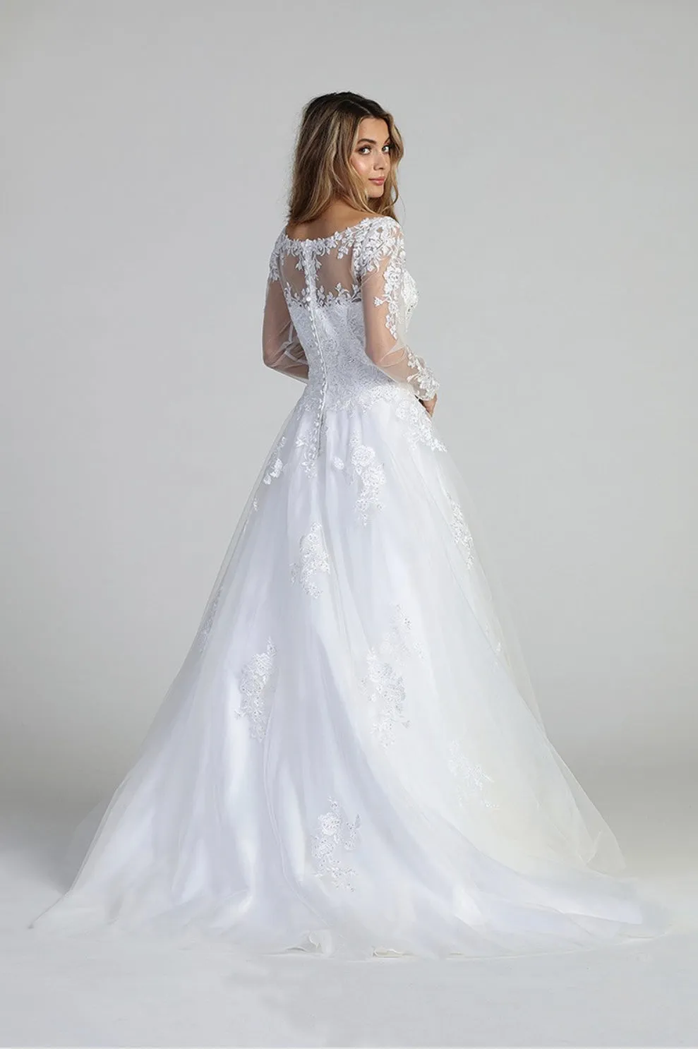 Let’s Evening Gowns 7662L