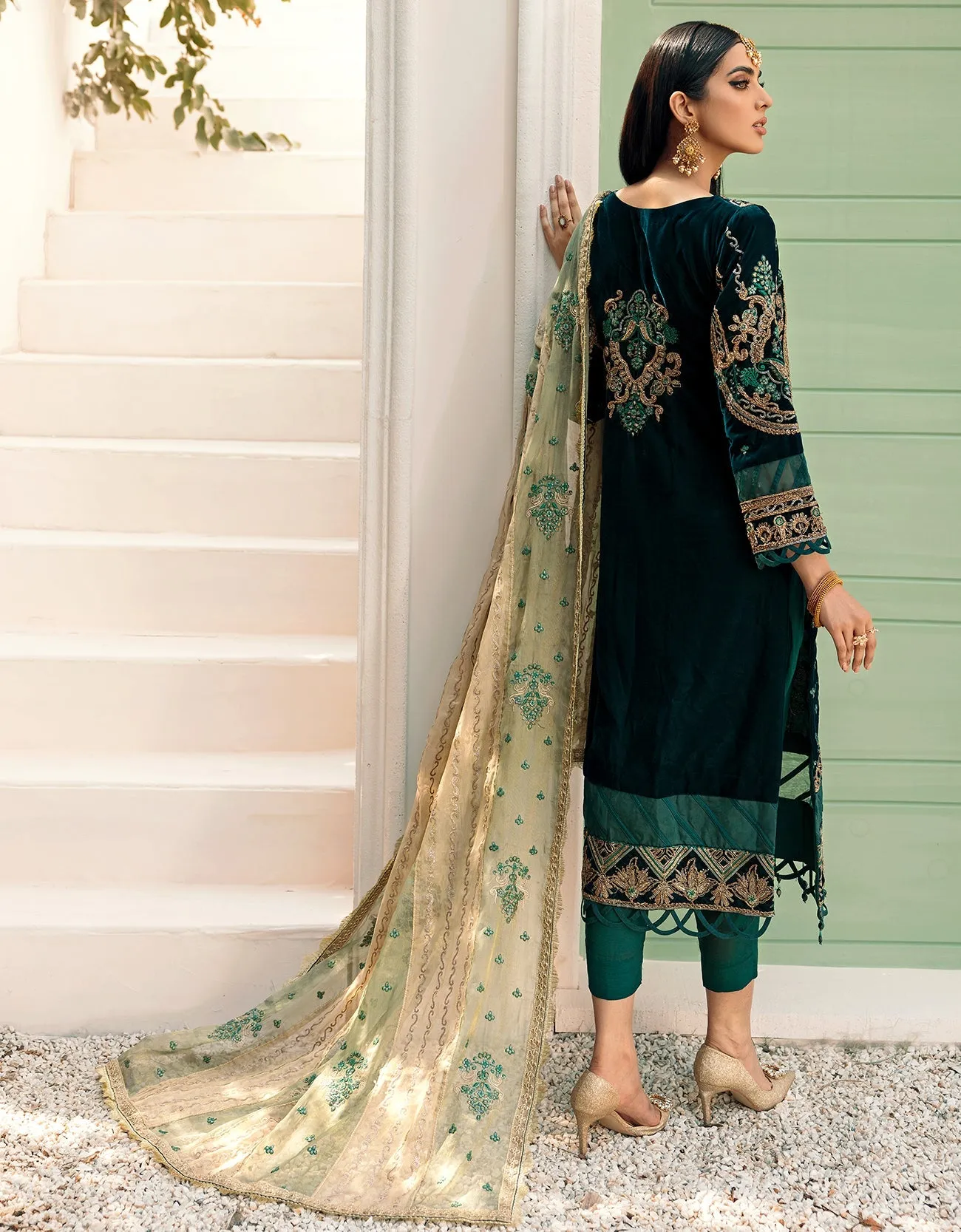 MK-302 | Emaan Adeel Makhmal Collection 2022 | Unstitched & Stitched Embroidered  Valvet Suits