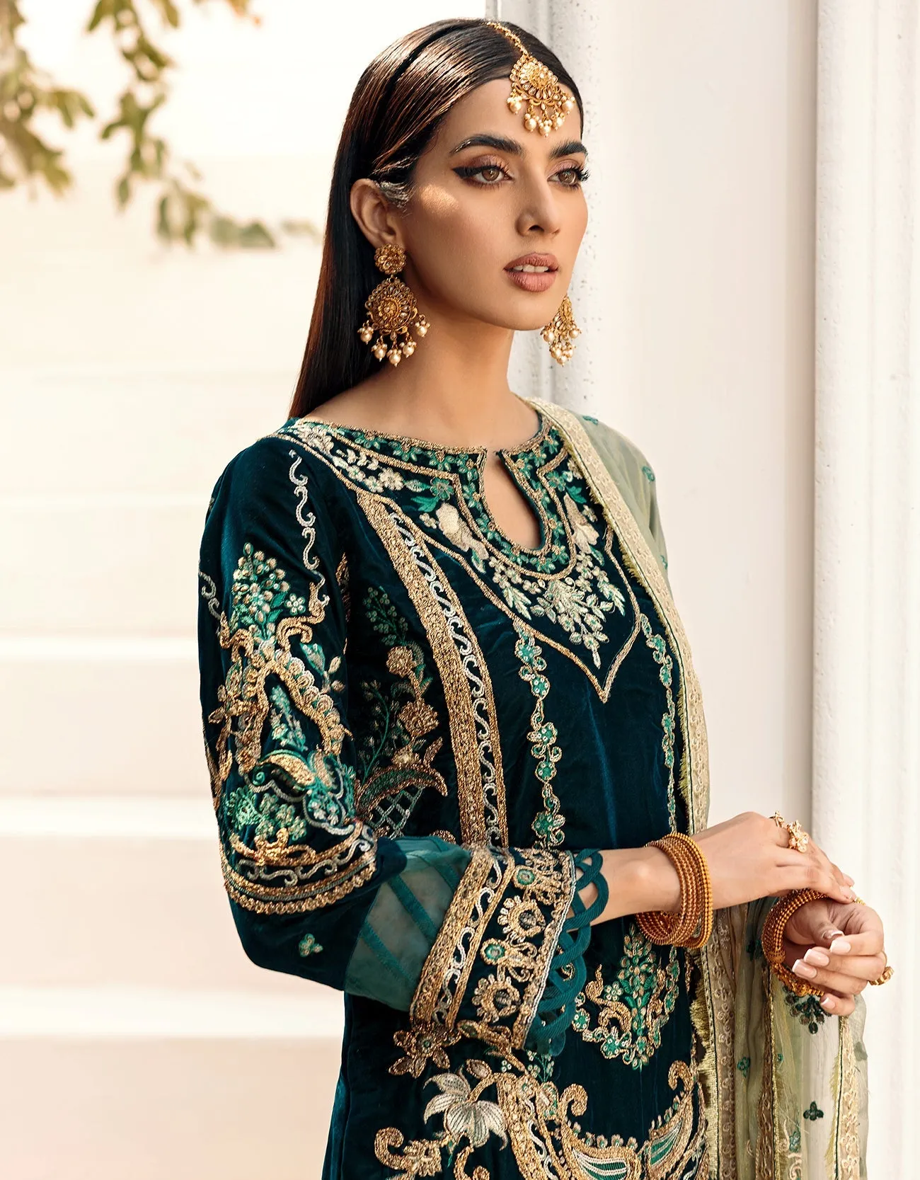 MK-302 | Emaan Adeel Makhmal Collection 2022 | Unstitched & Stitched Embroidered  Valvet Suits