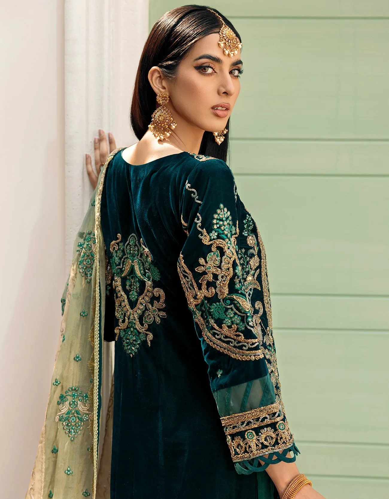 MK-302 | Emaan Adeel Makhmal Collection 2022 | Unstitched & Stitched Embroidered  Valvet Suits