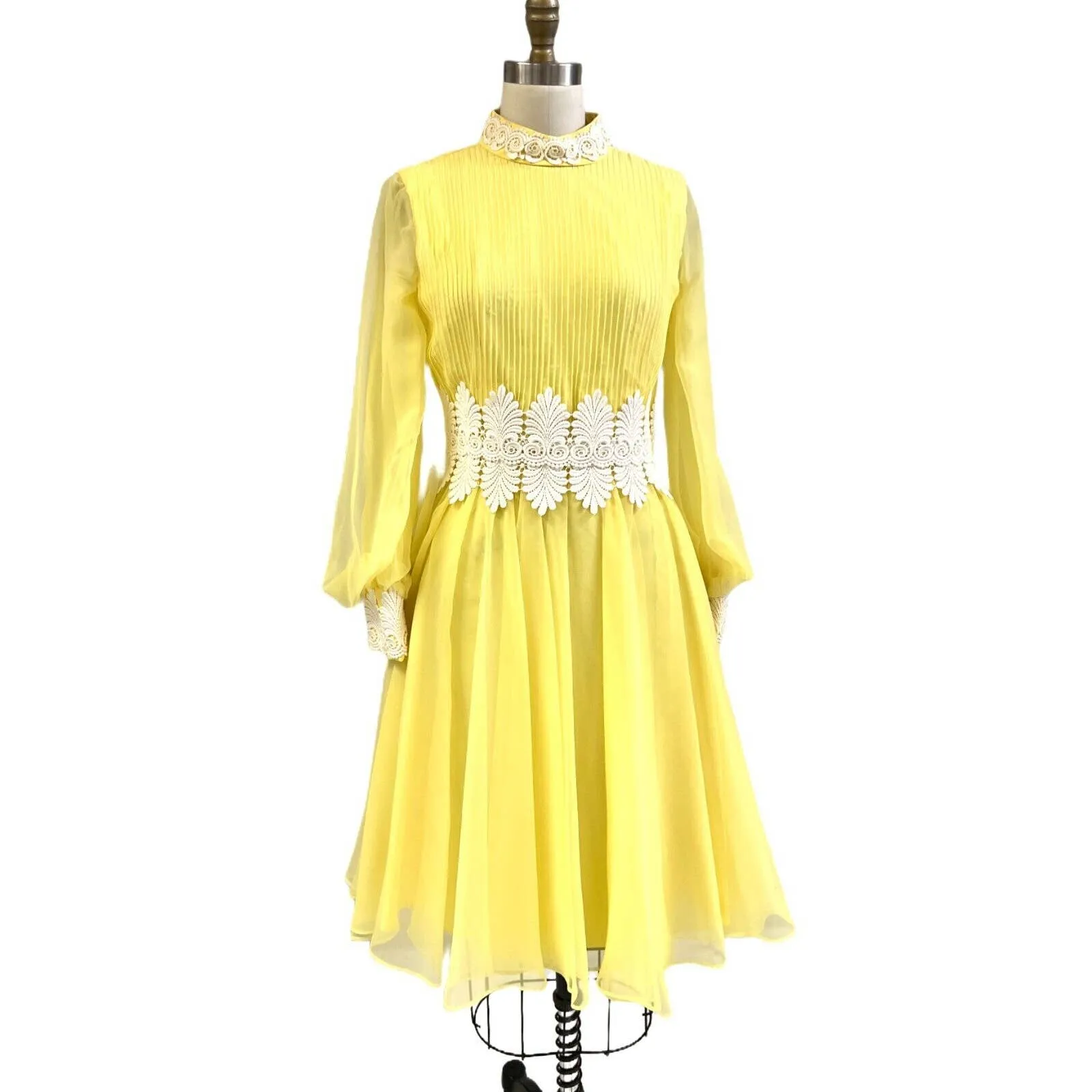 Mod 60s VTG Yellow Chiffon Cocktail Filmy Swirl dress Lace Trim Sz 6/S Union Made