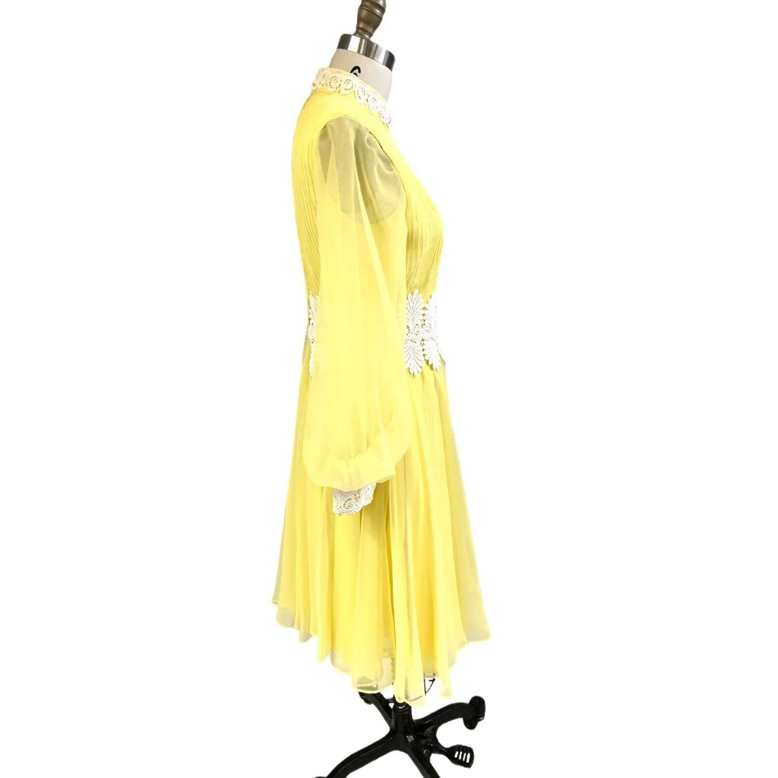 Mod 60s VTG Yellow Chiffon Cocktail Filmy Swirl dress Lace Trim Sz 6/S Union Made