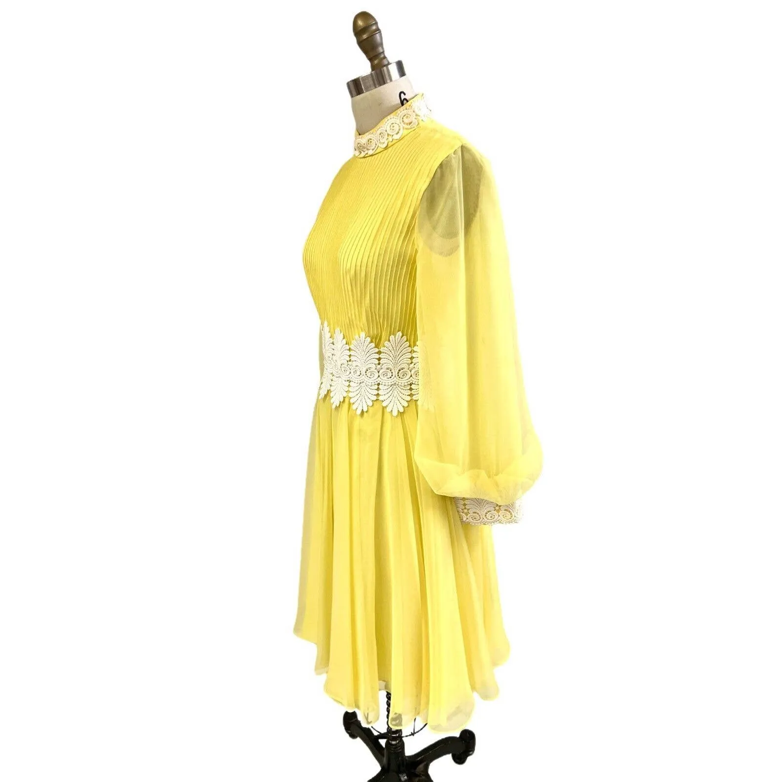 Mod 60s VTG Yellow Chiffon Cocktail Filmy Swirl dress Lace Trim Sz 6/S Union Made