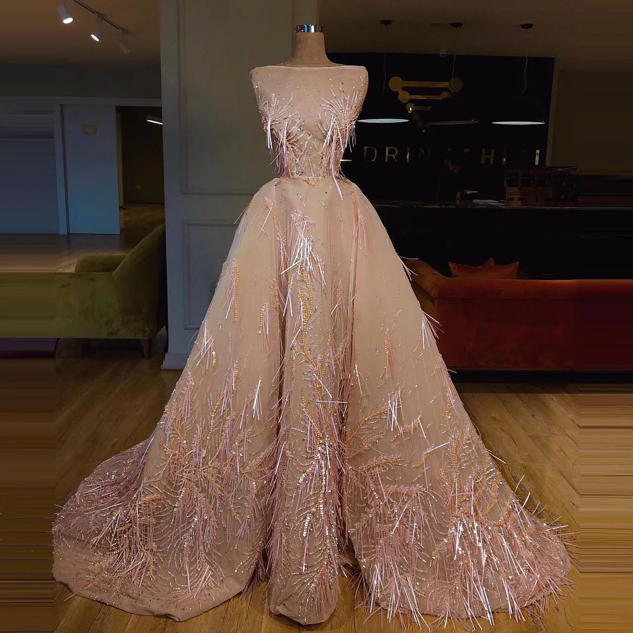 New Arrival Evening Party Dresses Robe de soiree Dubai Muslim Gorgeous A-line Beaded Boat Neck Custom Made Long Gowns