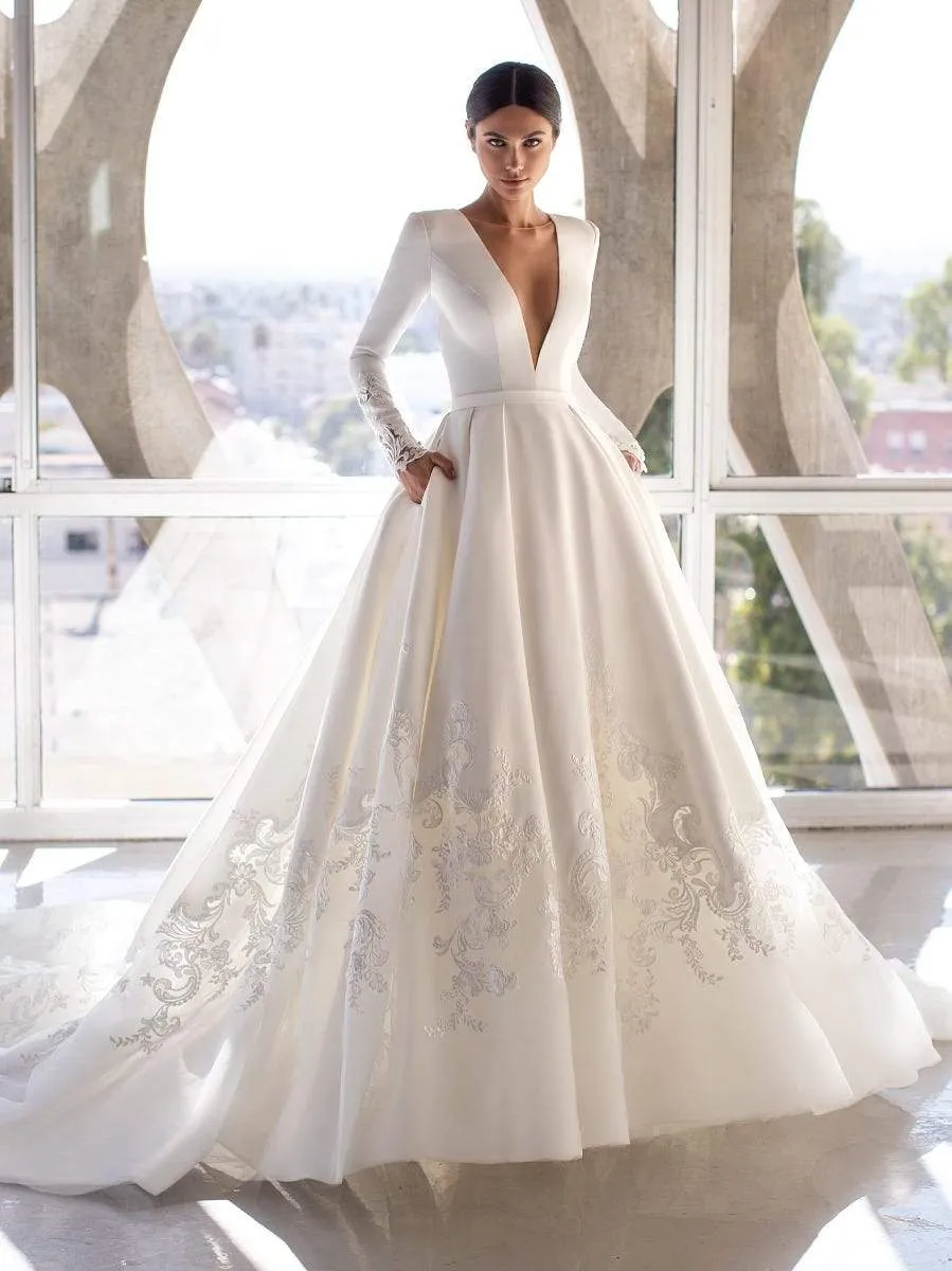 Pronovias: Brown
