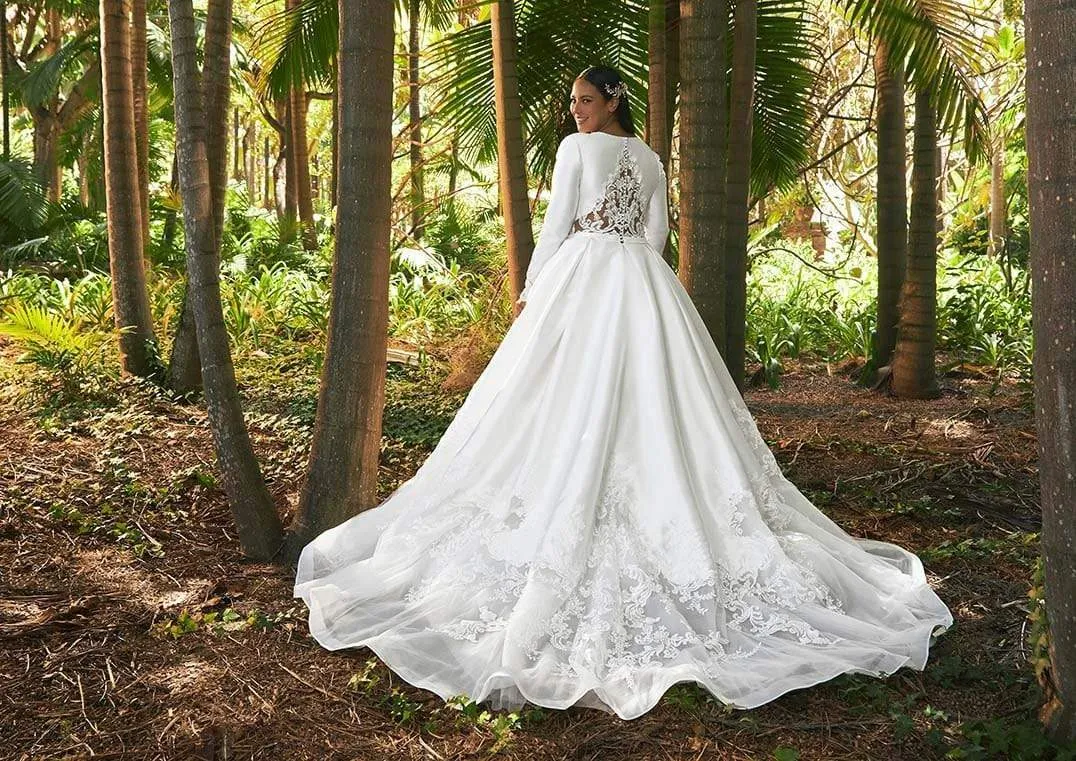 Pronovias: Brown