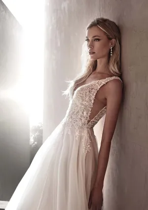 Pronovias: Crimson