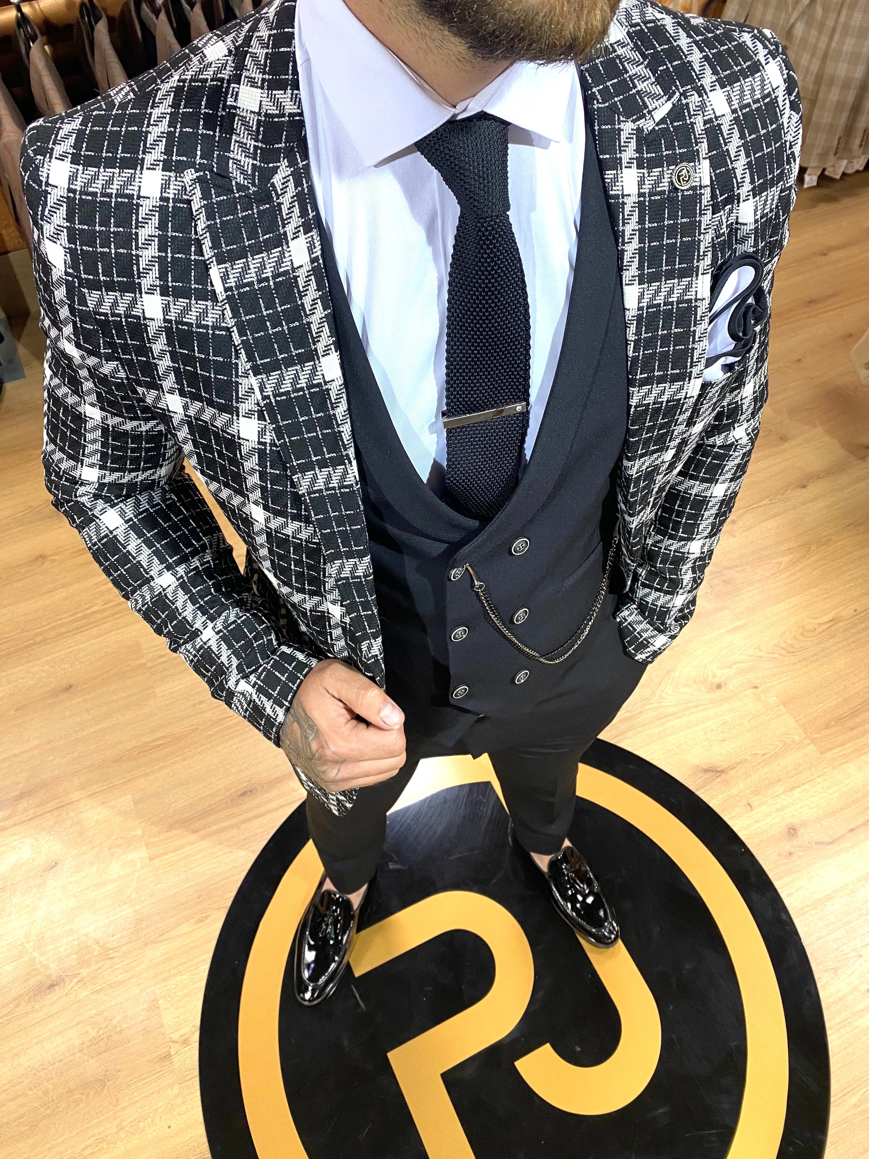 Quintin - Black/White 3 Piece Suit