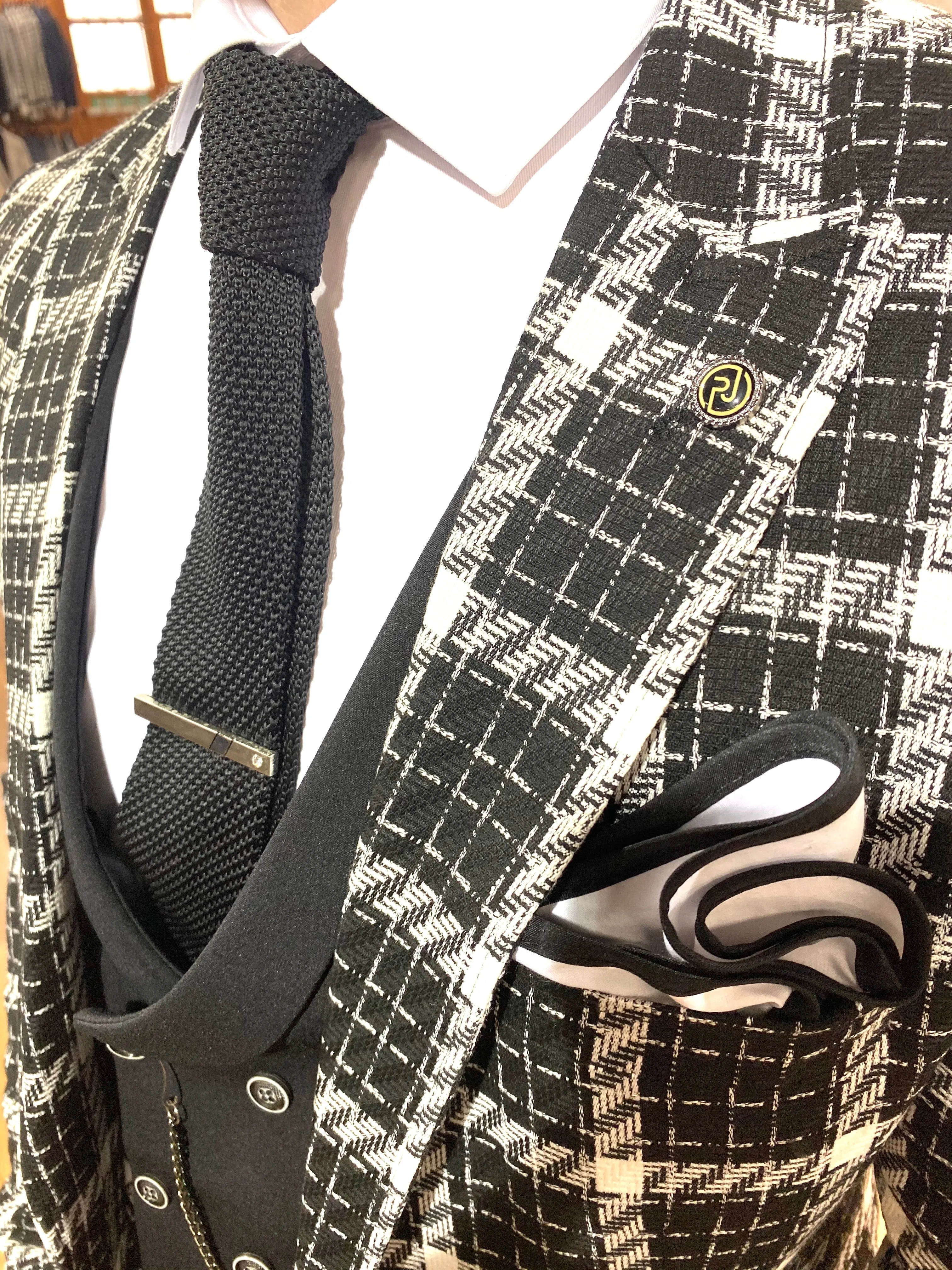 Quintin - Black/White 3 Piece Suit