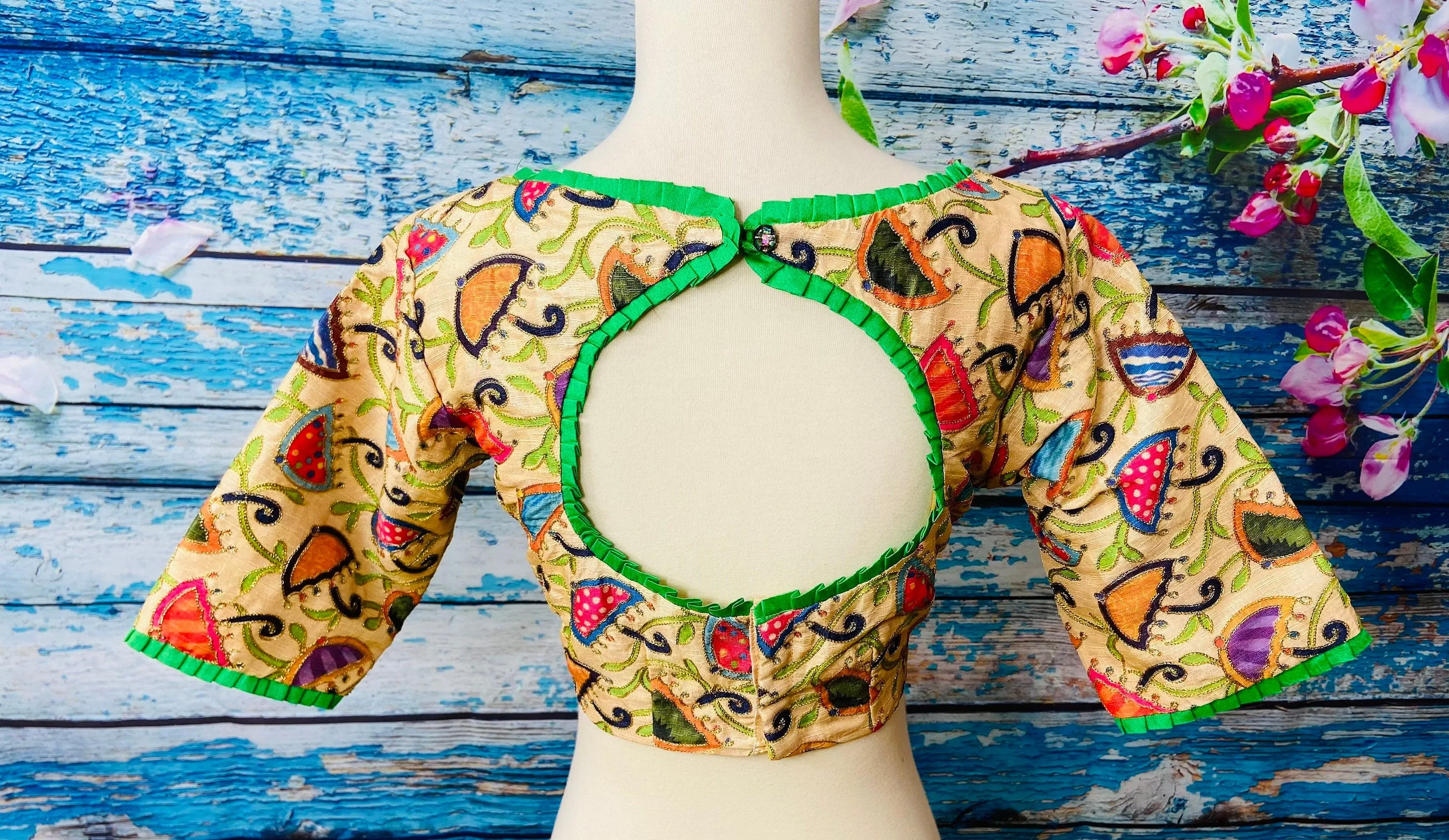 Saree Blouse indian,Latest indian blouse designs,saree blouse designs indian,saree stitched blouse,ruffle blouse,pink Saree blouse