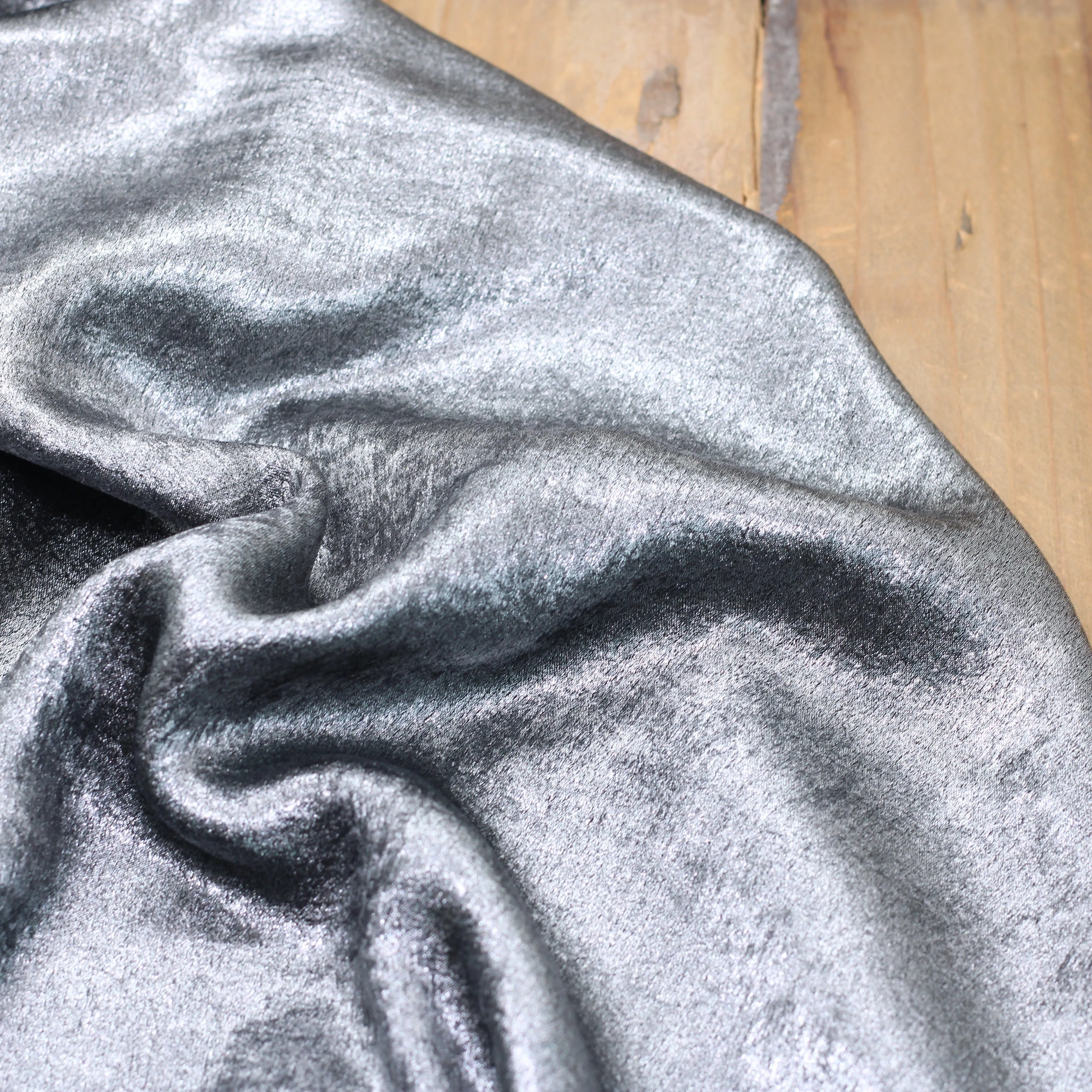 Tissu Satin denim irisé- Noir/Or doré (Vendu x10cm)