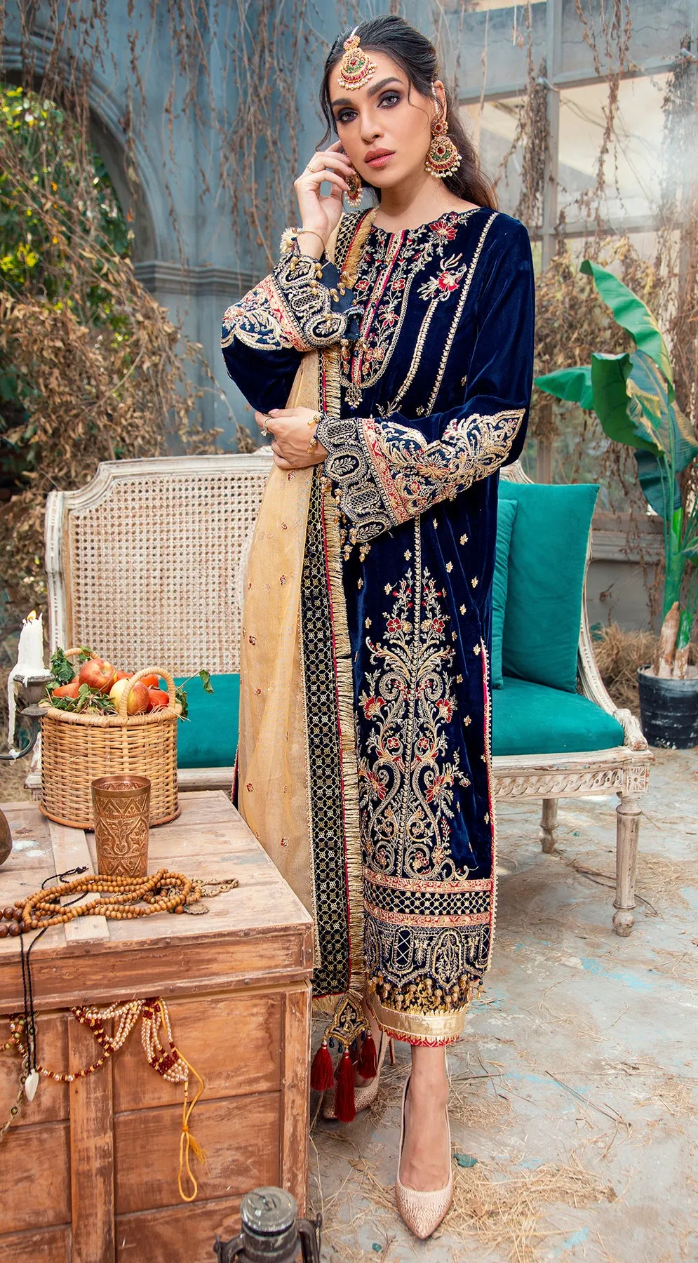 VIVARIA VL121-01 |  Anaya by Kiran Chaudhry Velour De Fete '21 | Unstitched Embroidered Velvet Suits