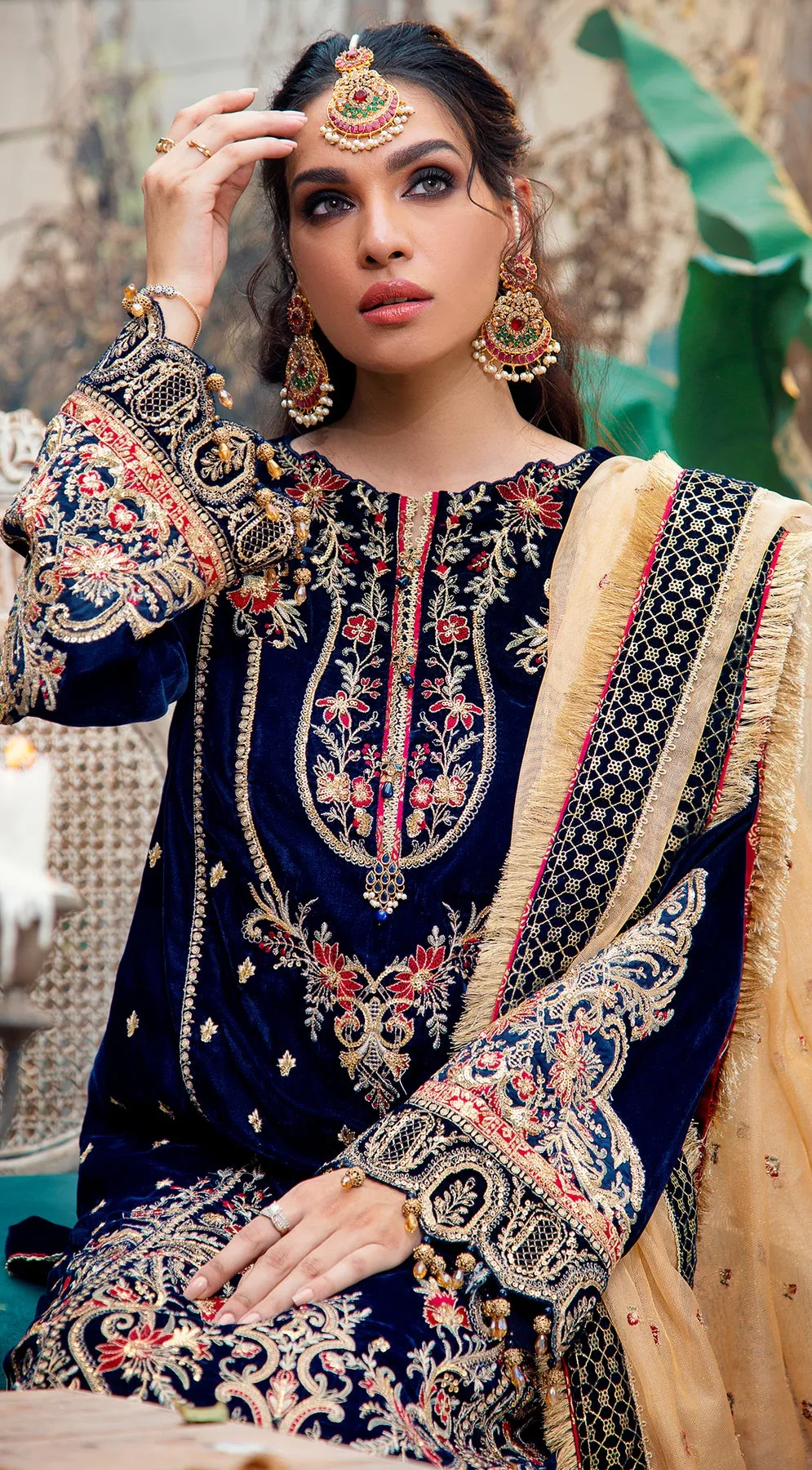 VIVARIA VL121-01 |  Anaya by Kiran Chaudhry Velour De Fete '21 | Unstitched Embroidered Velvet Suits