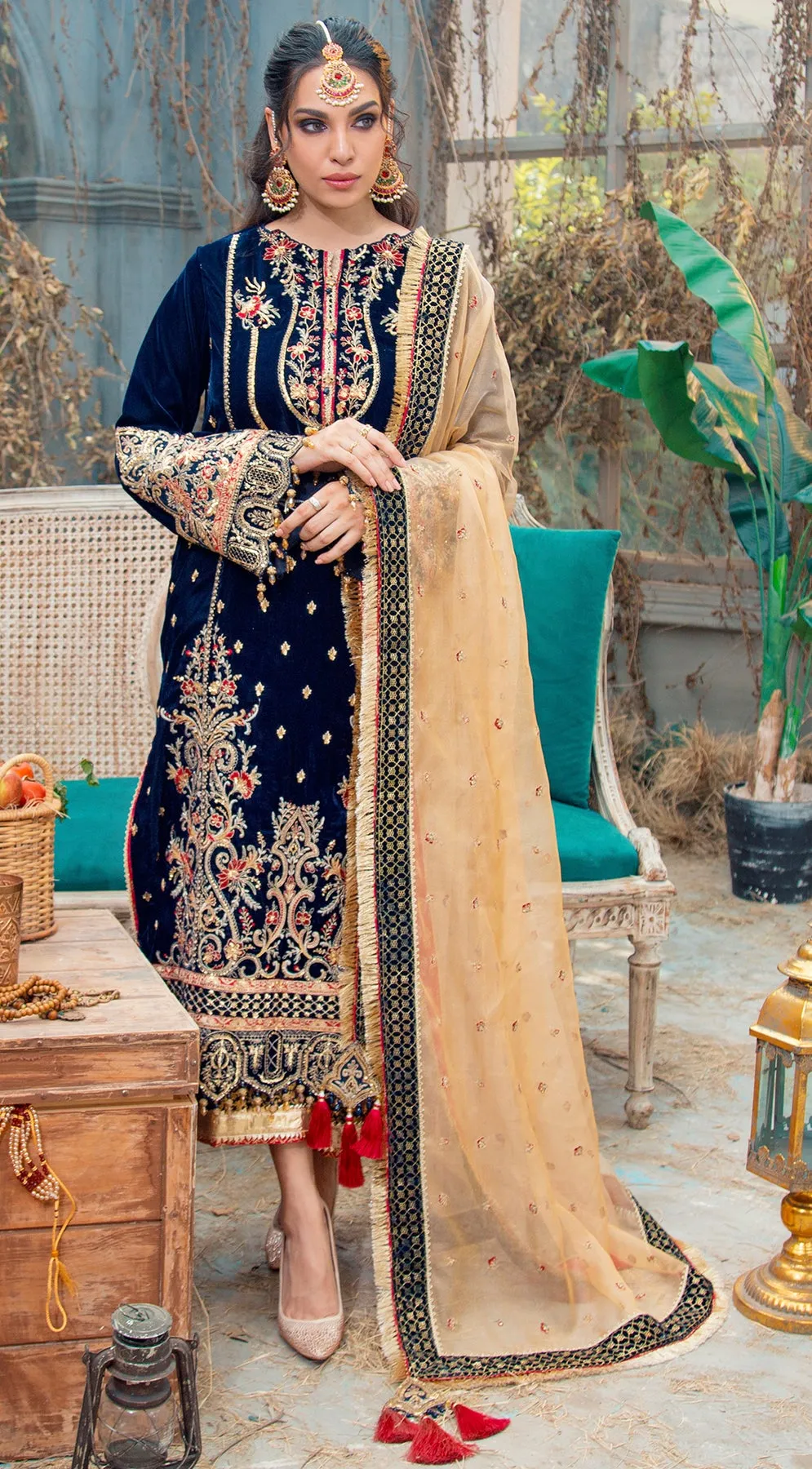 VIVARIA VL121-01 |  Anaya by Kiran Chaudhry Velour De Fete '21 | Unstitched Embroidered Velvet Suits