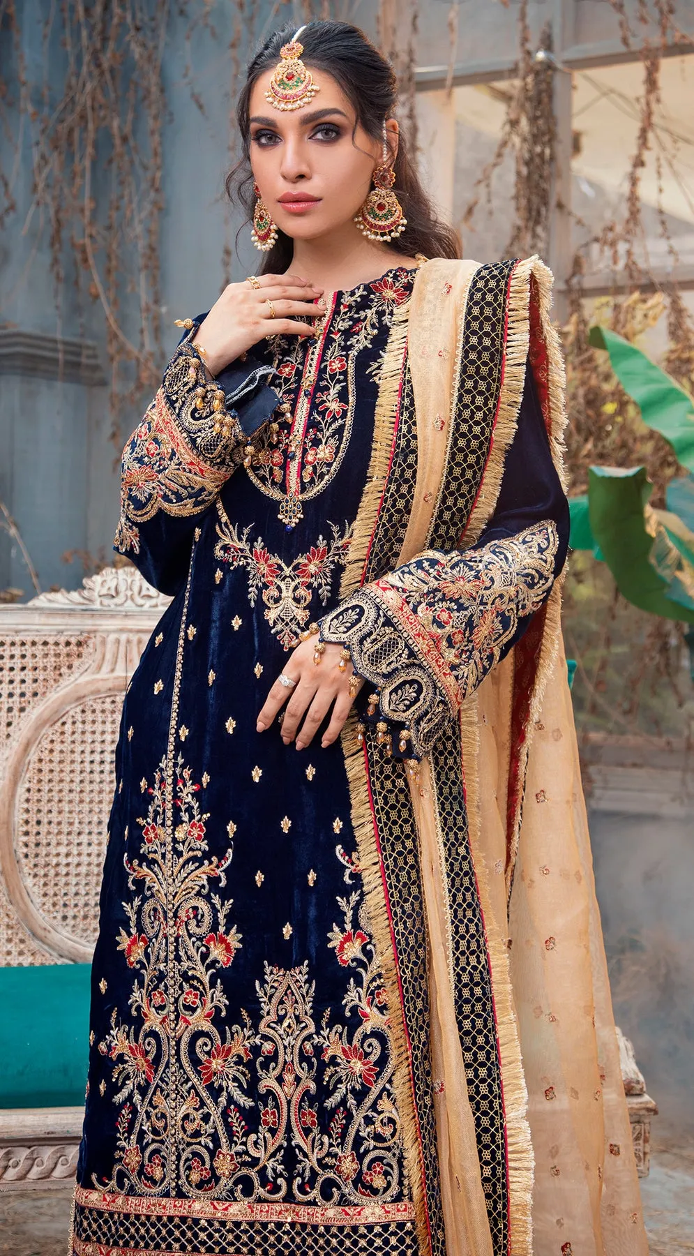 VIVARIA VL121-01 |  Anaya by Kiran Chaudhry Velour De Fete '21 | Unstitched Embroidered Velvet Suits