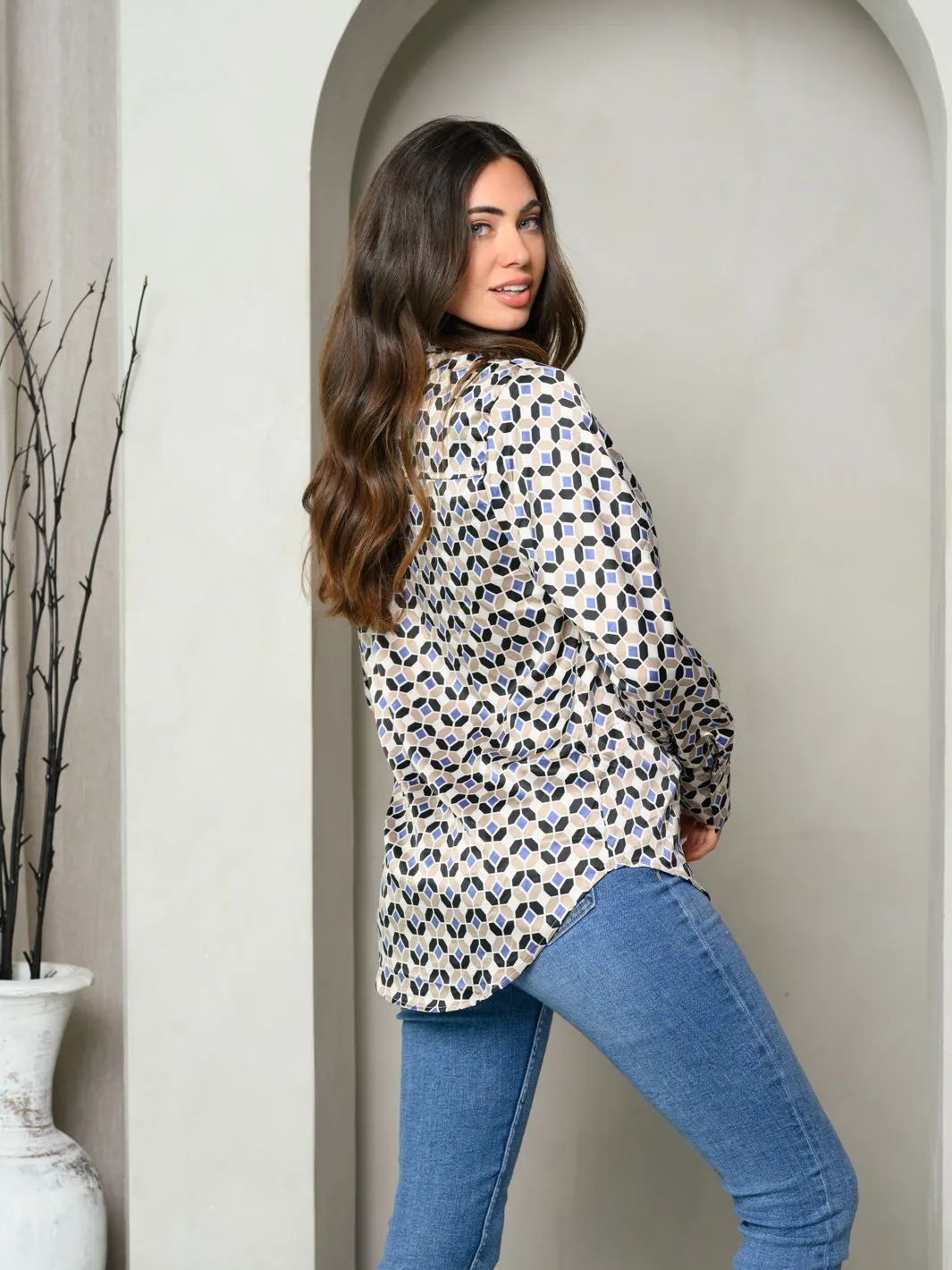 WOMEN'S LONG SLEEVE MULTI PRINT BUTTON UP SATIN COLLAR TOP