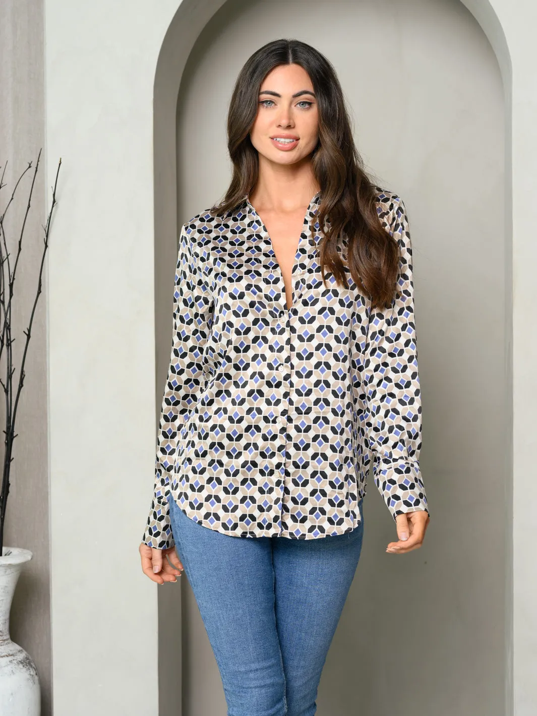 WOMEN'S LONG SLEEVE MULTI PRINT BUTTON UP SATIN COLLAR TOP